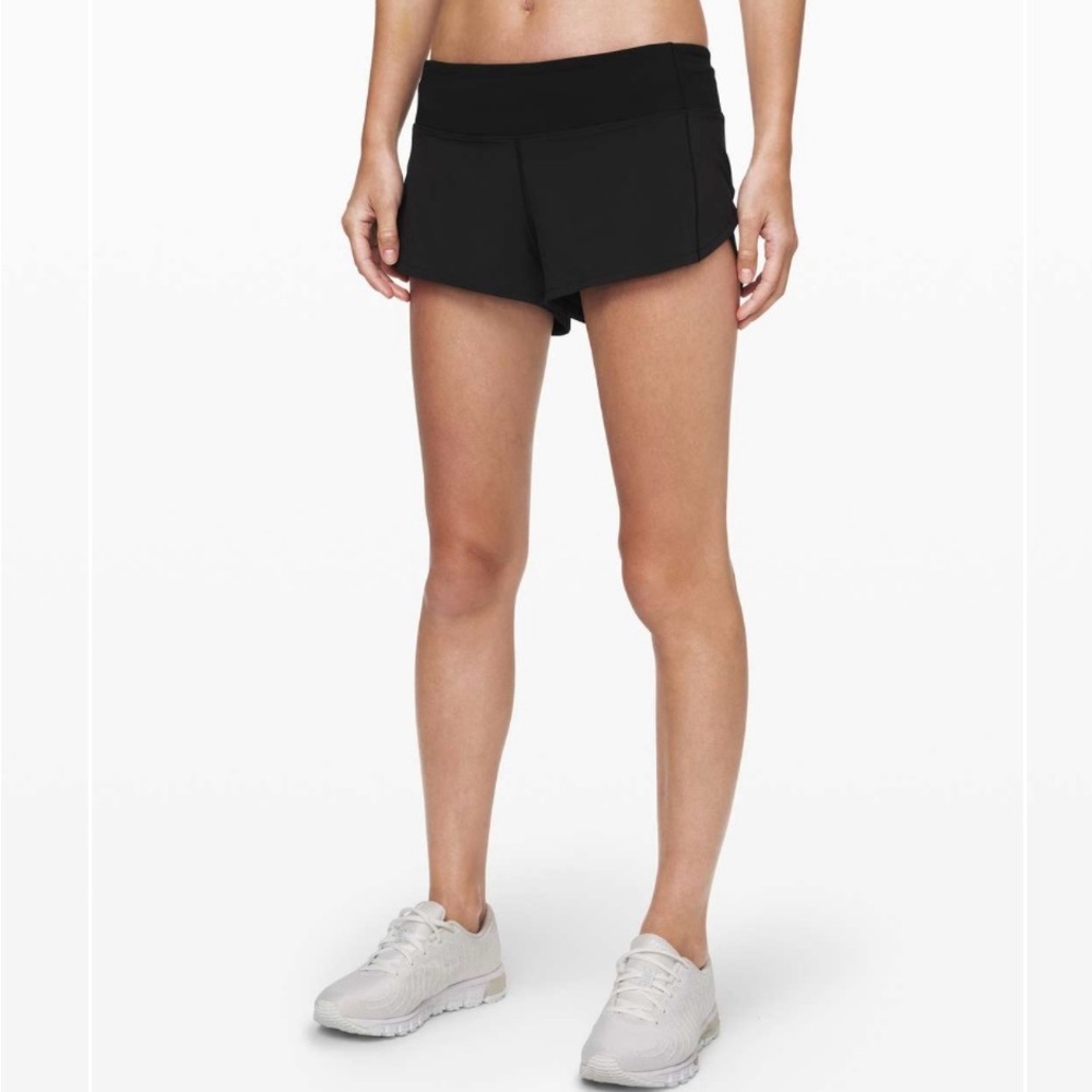 EUC Lululemon “Speed Up” low-rise short